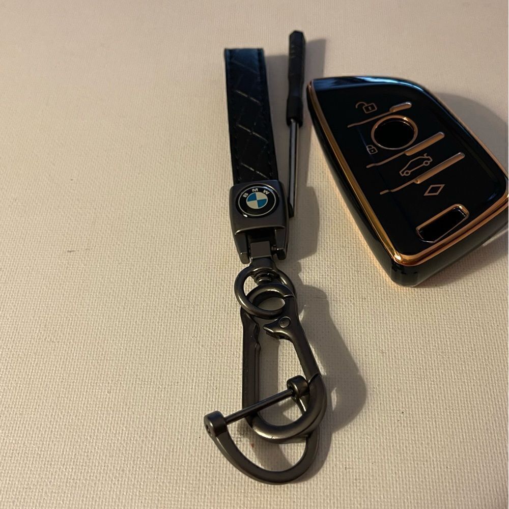 BMW Logo key fob Keychain Black Leather & Key Fob Cover in Black NWT - Picture 2 of 6
